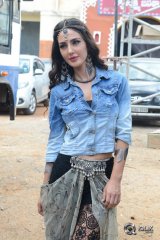  Farah Karimi At Thikka Movie Song Coverage Press Meet
